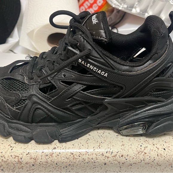 Balenciagas Track Sneaker “Triple Black” - Picture 6 of 7